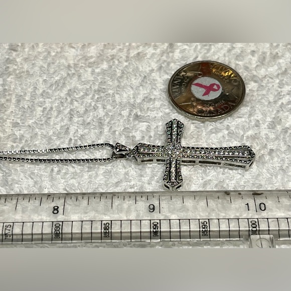 Beautiful rhinestone cross with chain -NEW - Picture 5 of 13